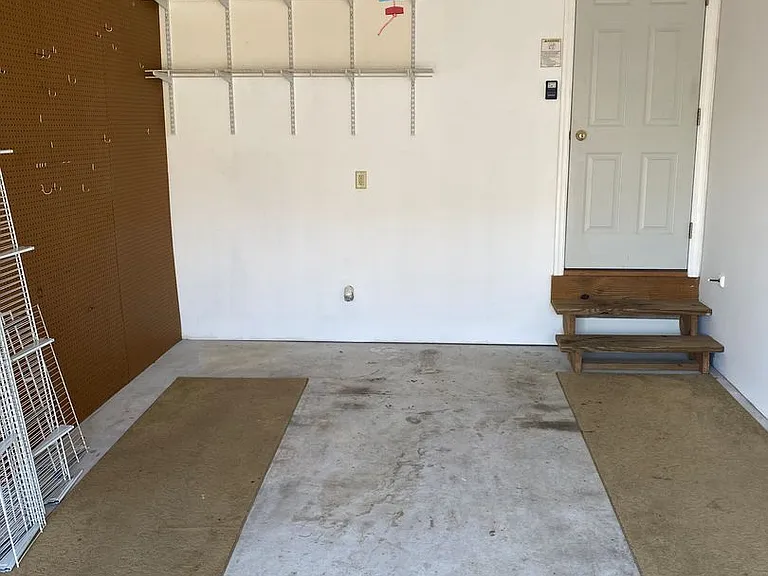 472 Hillside Dr — Photo 34