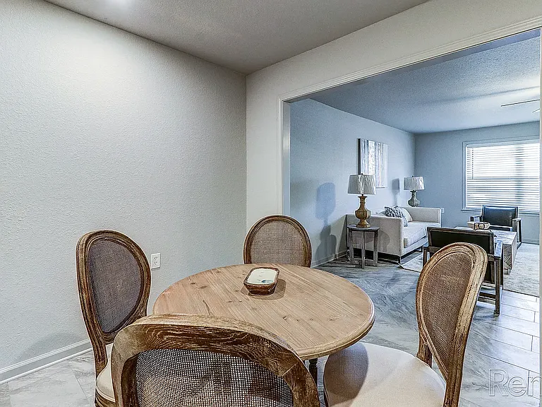 Pine Ridge Luxury Apartments — Photo 10