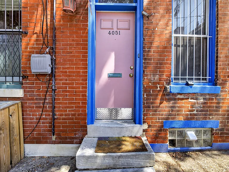 4051 Ludlow St — Photo 2