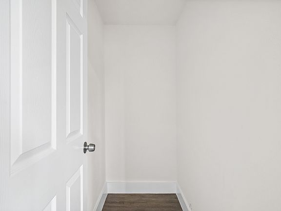 5th image of 5905 Whitnall Hwy #8