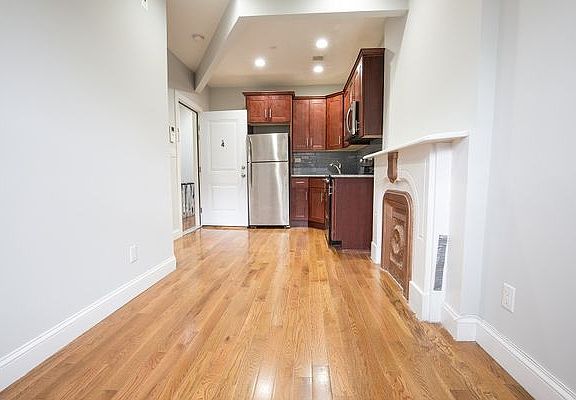 4th image of 31 E 126th St #4K