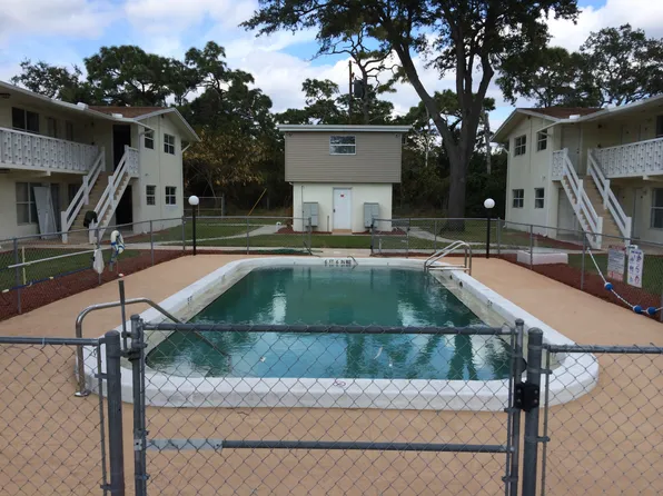 98 Parkway Dr, Melbourne, FL