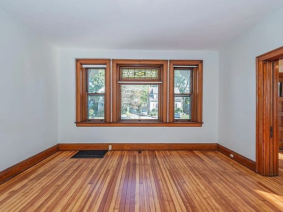 5th image of 6217-6219 Erie Ave #1