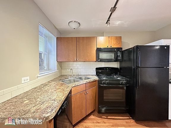 3rd image of 674 N Orleans St Unit 1