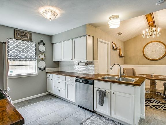 5th image of 2209 Bengal Ln