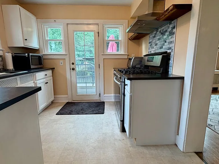 25 N Concord Rd — Photo 14