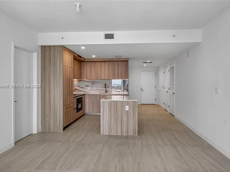 77 5th St #4202 — Photo 14