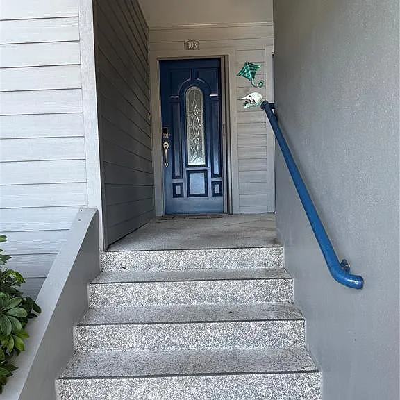 910 Pinellas Bayway S #103 — Photo 2