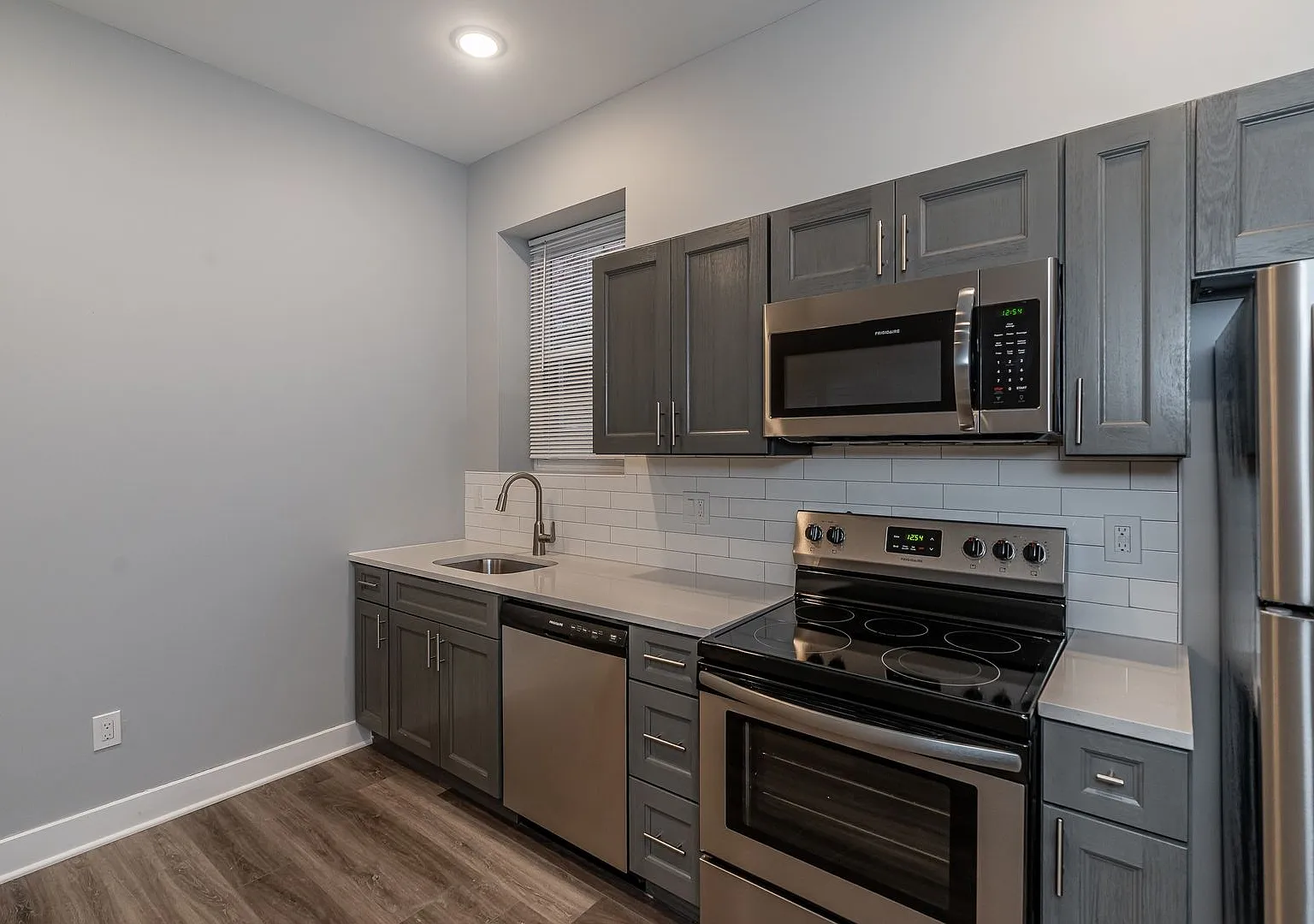 846 N 41 — Photo 4