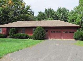 18 College Hwy, Southampton, MA 01073