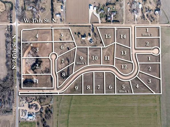 13 Saddle Rdg #At, Andale, KS 67001