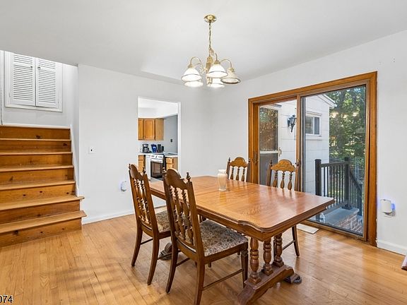 5th image of 147 Kingston Rd