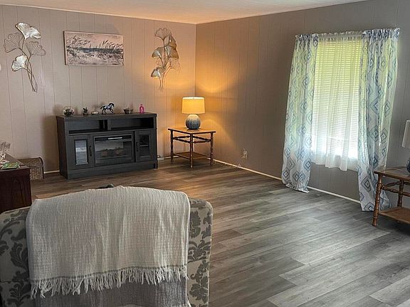 4th image of 15 SE La Mesa