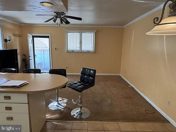 5th image of 7412 Castor Ave