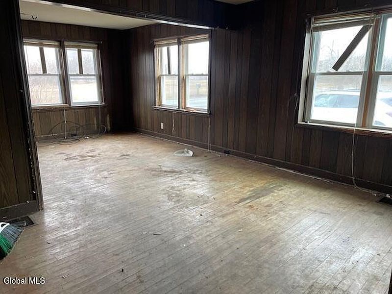 5th image of 205 Lockrow Road