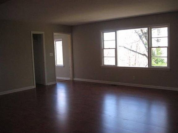 5th image of 3611 Mountain View Dr