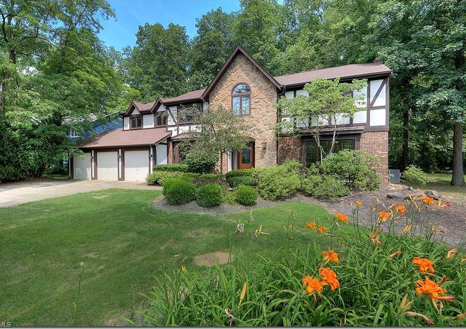 1st image of 36055 Churchill Dr