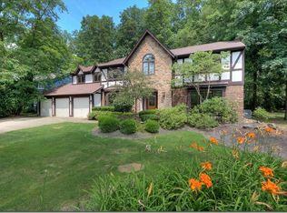 36055 Churchill Dr, Solon, OH 44139