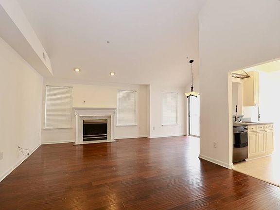 3rd image of 5928 Founders Crossing Ct Unit 303