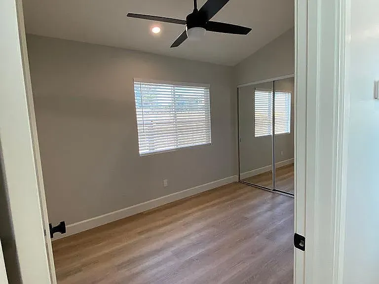 924 Palm Ave — Photo 12