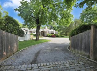 155 Split Rock Rd, Syosset, NY 11791