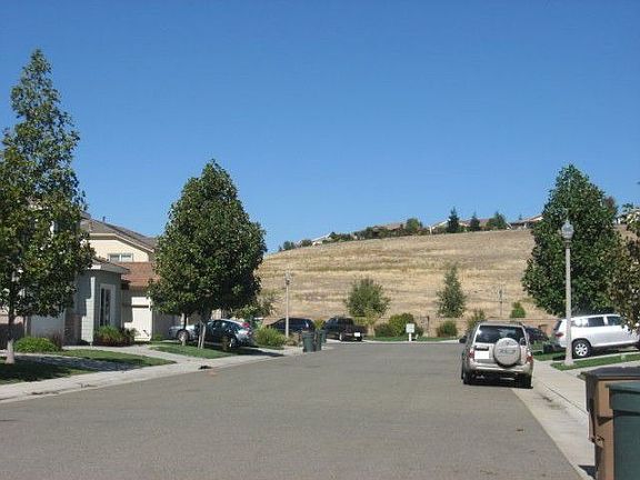2nd image of 304 Dinis Cottage Ct