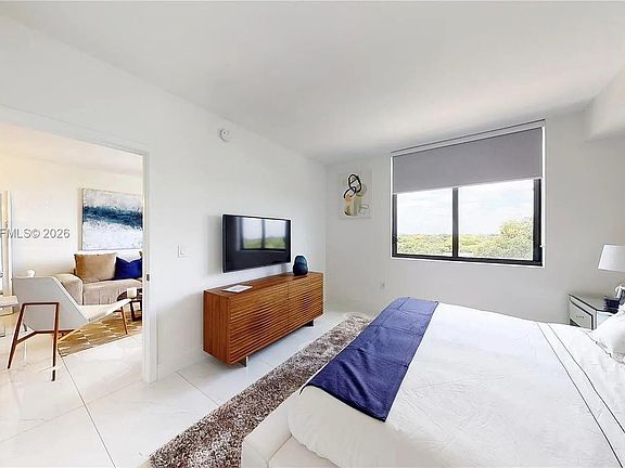 4th image of 301 Altara Ave APT 527