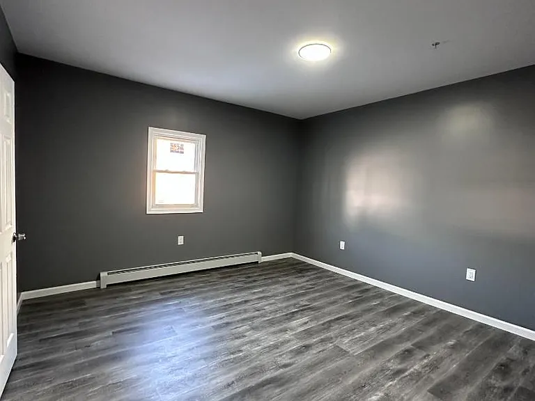 153 Vine St — Photo 8