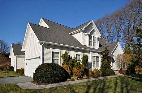 2nd image of 40 Fieldstone Dr