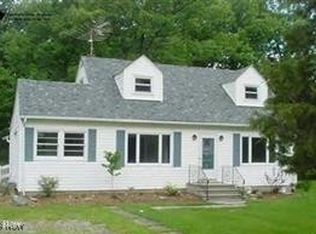 7117 Risden Rd, Vermilion, OH 44089