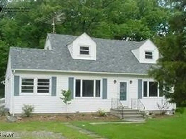 7117 Risden Rd, Vermilion, OH 44089