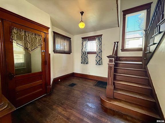 4th image of 263 Fulton St
