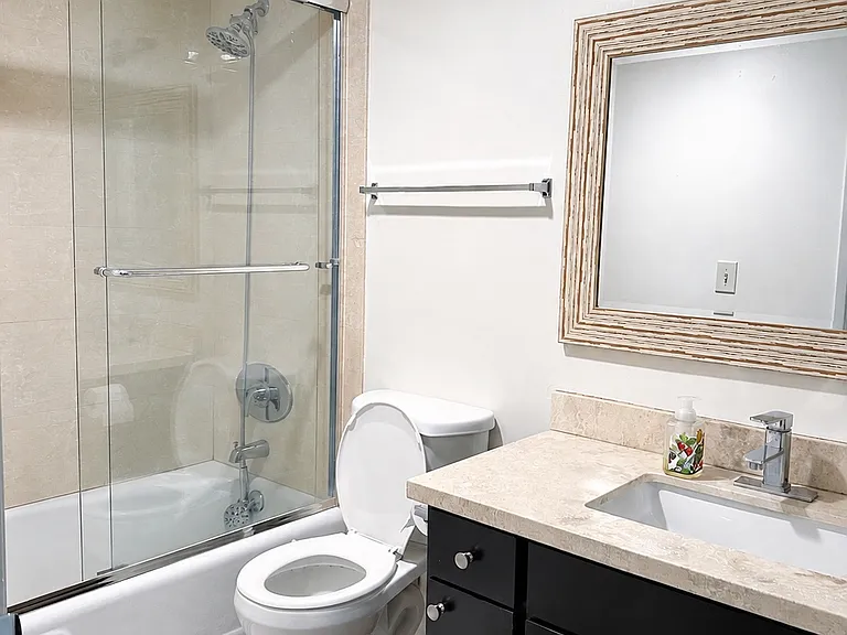 211 S Wilson Ave #208 — Photo 5