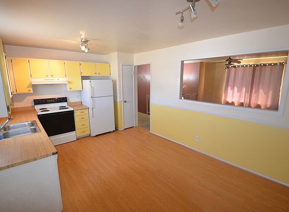 3rd image of 3606 S Buckeroo Dr