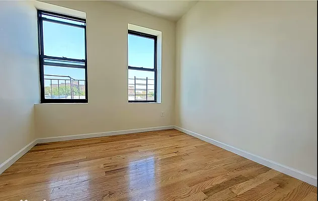 Rented by Farside Realty LLC | media 7