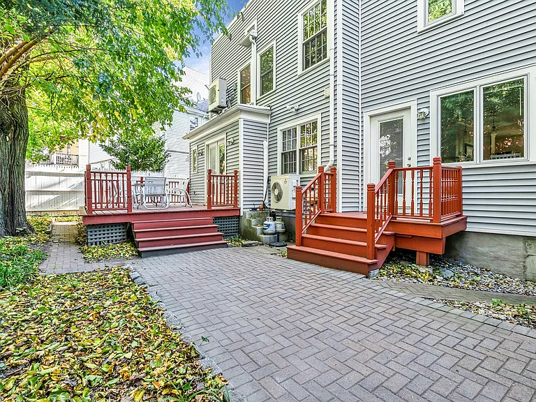 10 Bradbury St #10 — Photo 29