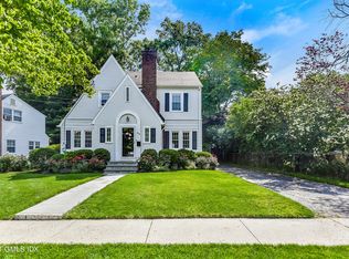 89 Woodmere Rd, Stamford, CT 06905