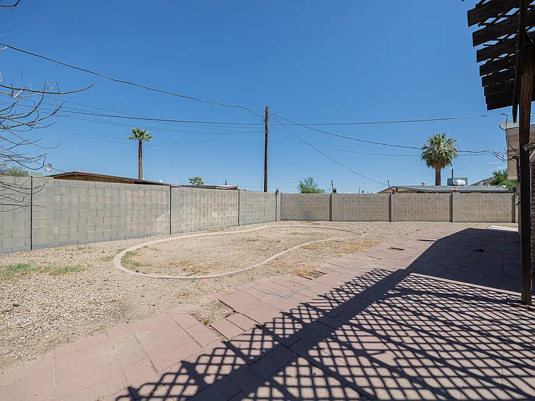 2130 W Cortez St — Photo 22
