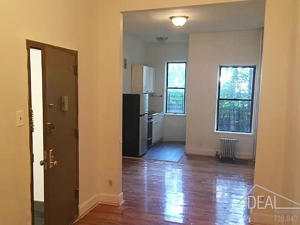 2nd image of 495 Quincy St #0