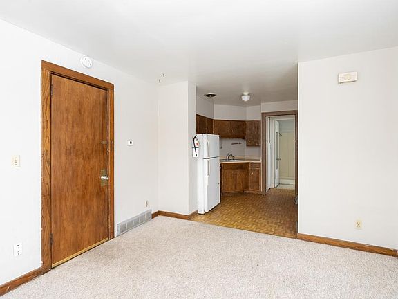 4th image of 1003 W 22nd St APT 1