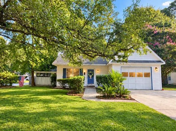 201 Regent St, Summerville, SC 29483