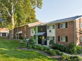 Laurel Manor Apartments