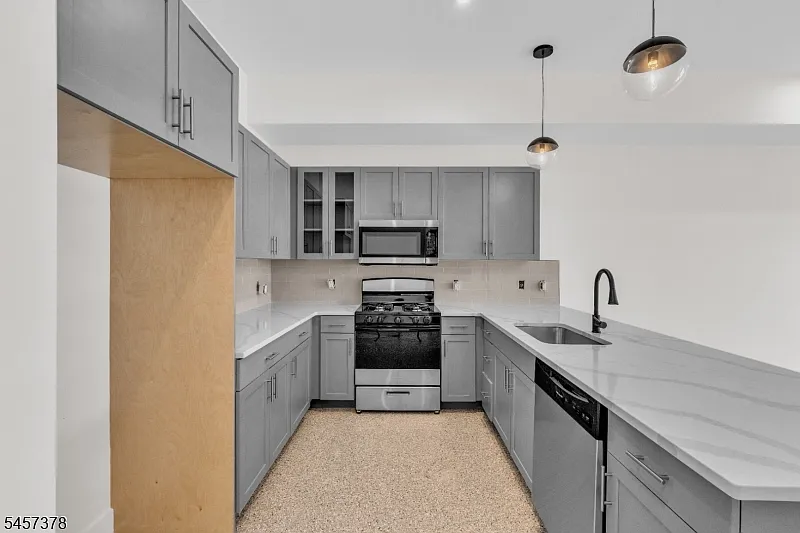 2 bed, 2.0 bath, 1140 sqft, $2,815 — Photo 3