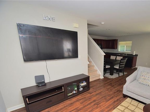 2nd image of 10246 Hugue Way