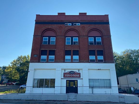 4th image of 1009 Concord St N #104