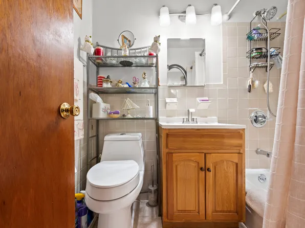 12399 Flatlands Avenue image 9 of 19