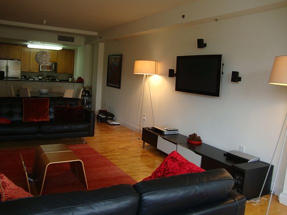 4th image of 110 Cypress St Unit 301