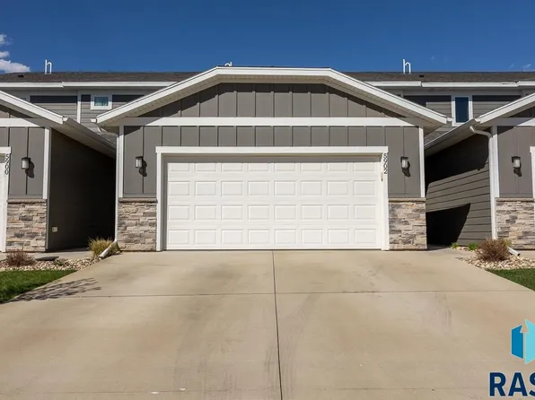 5902 S Whisper Creek Pl, Sioux Falls, SD 57108