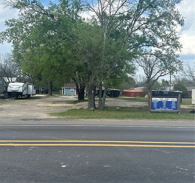 1st image of 603 E Avenue C