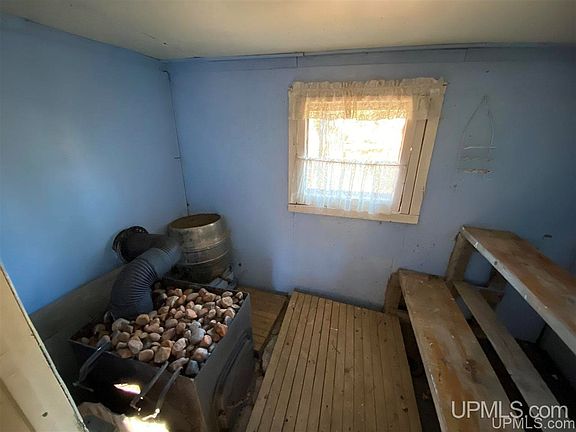 4th image of 7288 Willow Dr